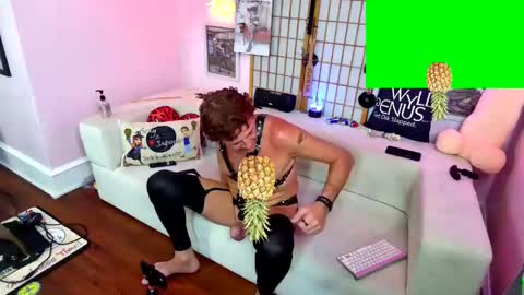 Snapshot of mitchjagundo chatting on September 22, 12:48 am mitchjagundo online show from September 22, 12:48 am