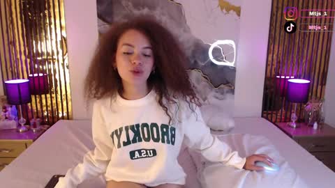 Mtica Brennet online show from April 10, 6:30 am