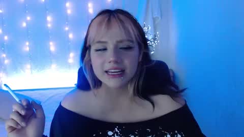 mixie_cute online show from December 5, 12:25 am