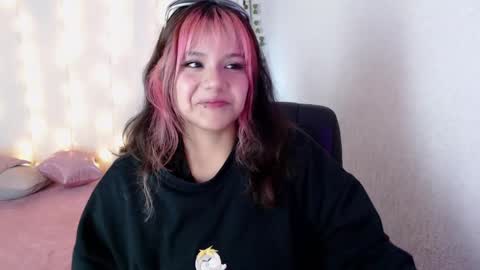 mixie_cute online show from January 5, 10:08 pm