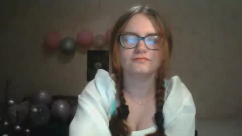 Snapshot of miyabe chatting on February 28, 4:10 pm Milana online show from February 28, 4:10 pm