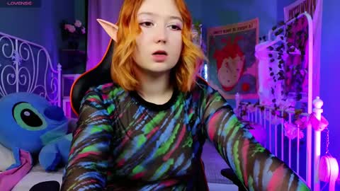 Snapshot of mizukinoyoru chatting on February 15, 8:33 pm Mizuki online show from February 15, 8:33 pm