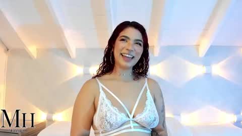 Snapshot of mizzhell_ chatting on September 18, 12:42 pm mizzhell_ online show from September 18, 12:42 pm