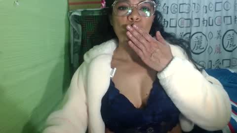 kelly online show from September 8, 7:35 pm