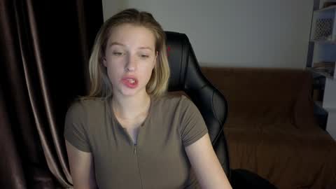 Lili online show from January 30, 7:59 pm