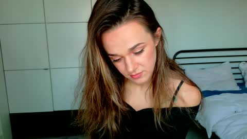 mmminnie online show from March 8, 3:49 pm