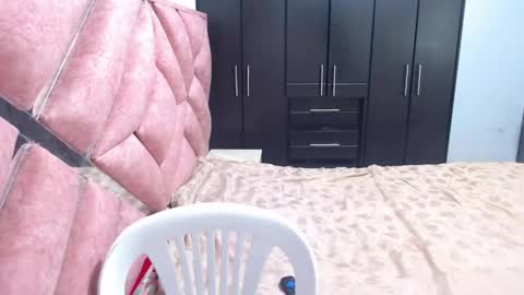 Catalina online show from April 21, 2:04 am