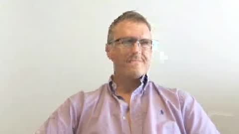 Moe online show from December 4, 6:18 pm