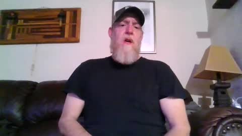 Snapshot of moeblick chatting on February 2, 2:24 pm moeblick online show from February 2, 2:24 pm