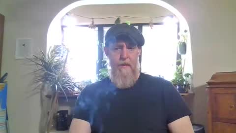 Snapshot of moeblick chatting on February 19, 6:32 pm moeblick online show from February 19, 6:32 pm