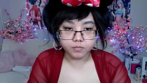 Molly online show from April 9, 6:19 am