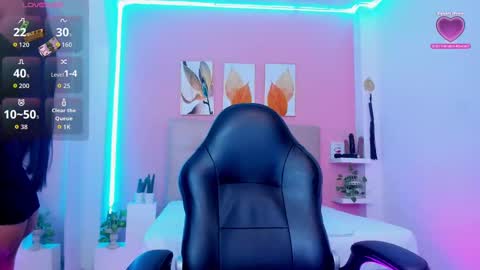 Snapshot of molly_h0t chatting on October 7, 12:45 pm online show from October 7, 12:45 pm
