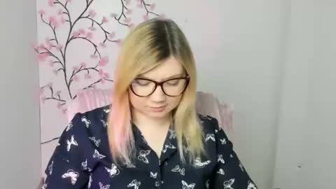 Molly online show from January 8, 12:44 pm