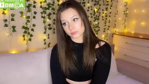 Molly online show from April 22, 12:12 pm