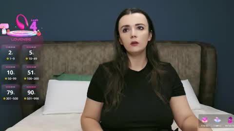 Molly online show from November 18, 9:29 pm