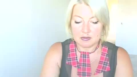 Mollyjoyq online show from July 17, 11:56 am