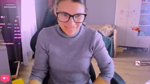  KIRA  online show from March 17, 3:55 am