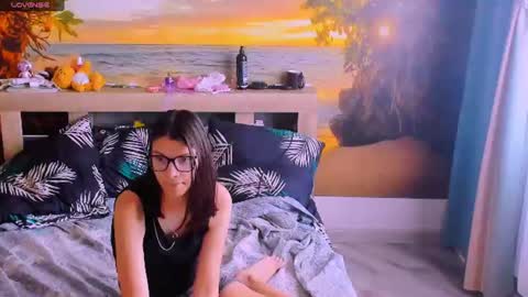  KIRA  online show from June 17, 5:01 am