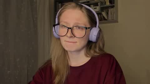 mollytucker online show from September 18, 3:05 pm