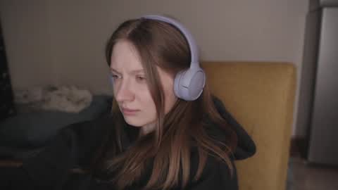 mollytucker online show from December 19, 5:08 pm