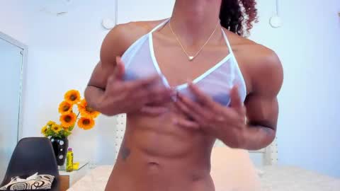 molyrestrepo online show from April 29, 7:51 pm