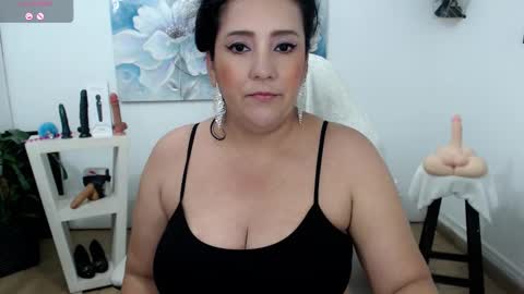 Snapshot of mom_17 chatting on March 2, 11:31 pm Celeste online show from March 2, 11:31 pm