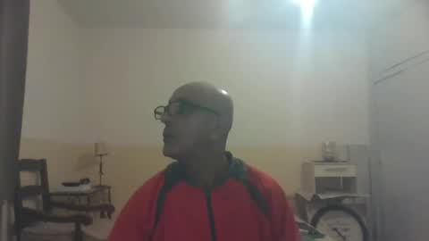 moment71200 online show from January 1, 3:24 pm