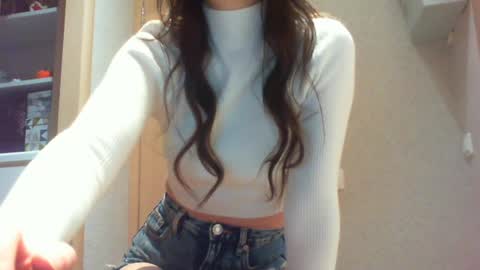 Snapshot of momentbeforedown chatting on December 22, 5:44 am Hailey online show from December 22, 5:44 am