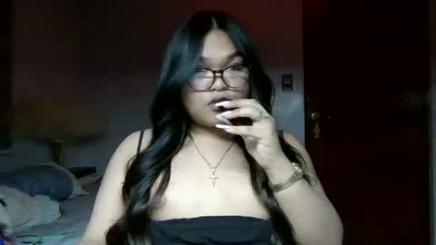 MOMIE COLLINS online show from June 22, 5:53 pm