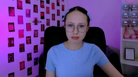 Mona  online show from July 28, 6:53 pm