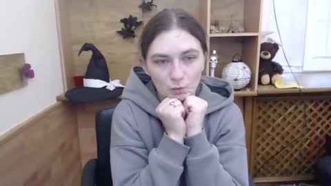 monakali online show from December 1, 7:39 am