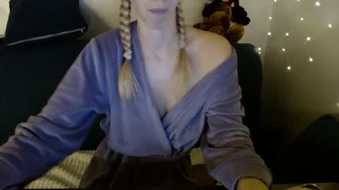 Moni online show from November 30, 2:46 pm