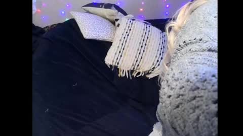 Snapshot of monica_lily chatting on February 13, 2:20 pm Monica online show from February 13, 2:20 pm