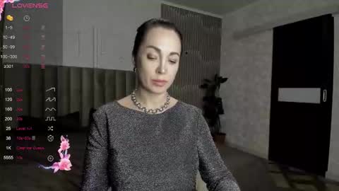 monica_weisss online show from March 17, 6:24 pm