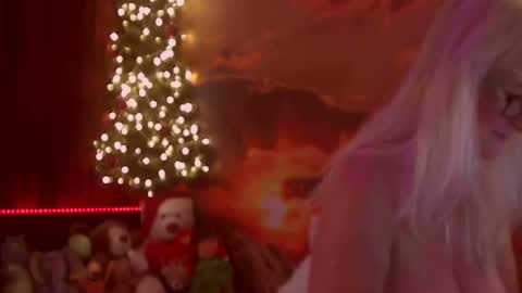 Snapshot of monicutex chatting on January 1, 6:47 am Monika    online show from January 1, 6:47 am