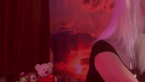 Snapshot of monicutex chatting on October 31, 2:56 am Monika    online show from October 31, 2:56 am