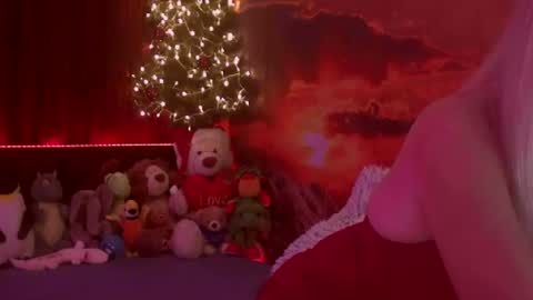 Snapshot of monicutex chatting on January 8, 3:29 am Monika    online show from January 8, 3:29 am