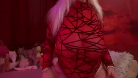 Snapshot of monicutex chatting on October 12, 2:04 am Monika    online show from October 12, 2:04 am