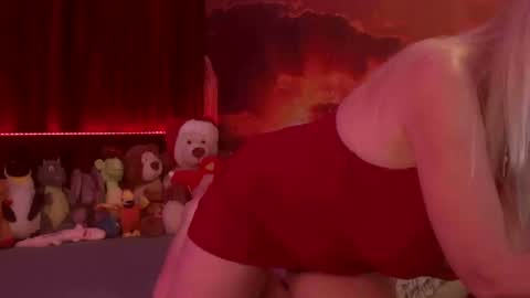 Snapshot of monicutex chatting on January 31, 3:20 am Monika    online show from January 31, 3:20 am