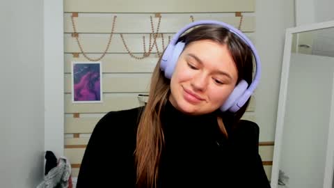 Monika online show from February 8, 4:47 pm