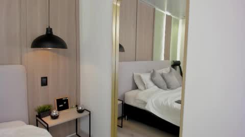 Monique  online show from December 21, 5:41 pm