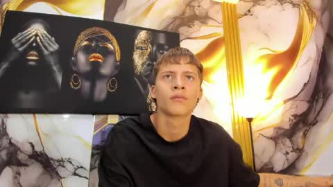 mono_blonde online show from May 29, 11:41 am