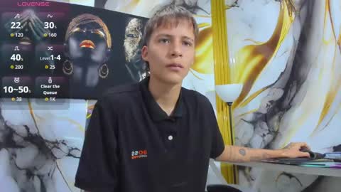 mono_blonde online show from May 19, 11:50 am