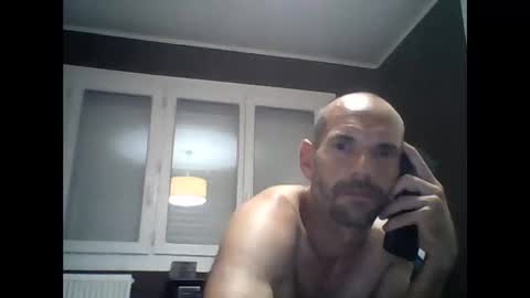 montmasse online show from May 28, 9:02 pm