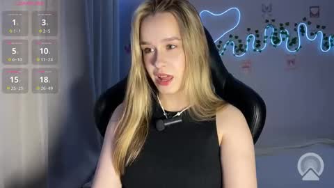 My name is Kira and I also like being called kitty online show from November 9, 1:25 pm