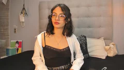 Elizabeth  online show from November 18, 8:45 pm