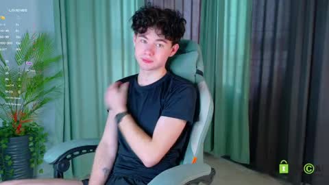 moon_gloww online show from April 24, 1:18 am