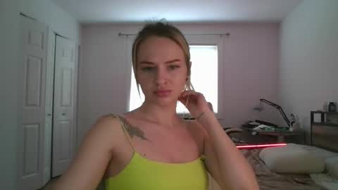 moon_light_girl online show from May 21, 5:30 pm