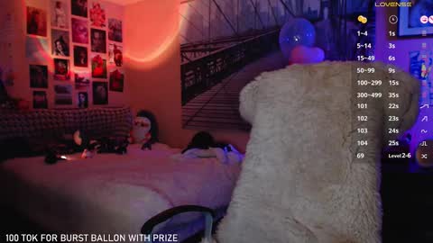 Snapshot of moon_sugar_ chatting on February 25, 3:20 pm Keira online show from February 25, 3:20 pm