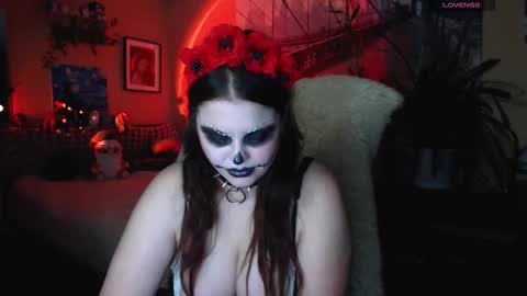 Snapshot of moon_sugar_ chatting on October 4, 5:55 pm Keira online show from October 4, 5:55 pm